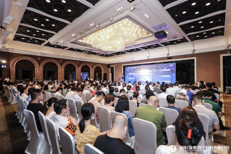 基于区块链技术的保险服务平台_探索区块链技术在保险行业的应用：如何实现高效理赔与风险控制_区块链在保险中的应用